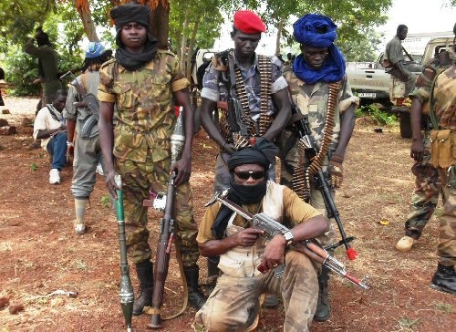 Gruppo di uomini armati appartenenti all'esercito di resistenza del Signore (LRA)